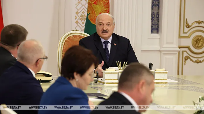 Александр Лукашенко попросил журналистов кое-что передать руководителям СМИ