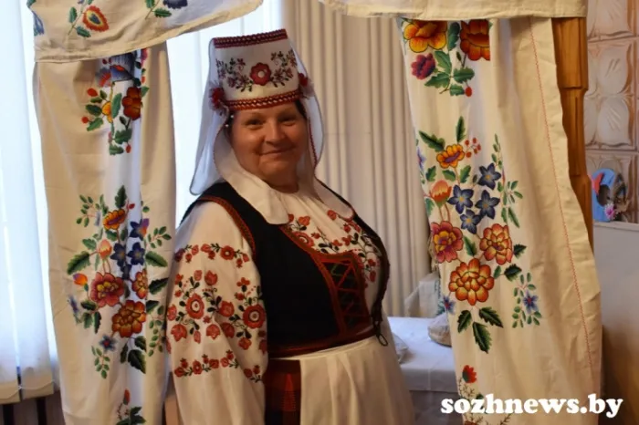 К людям душой нараспашку: Анна Комиссарова 30 лет трудится на благо Бобовичского сельсовета