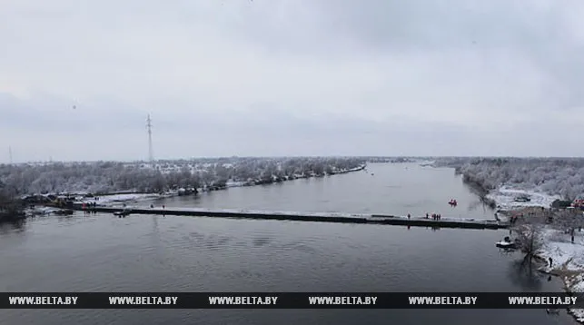 Паром готов к спуску на воду в Житковичском районе
