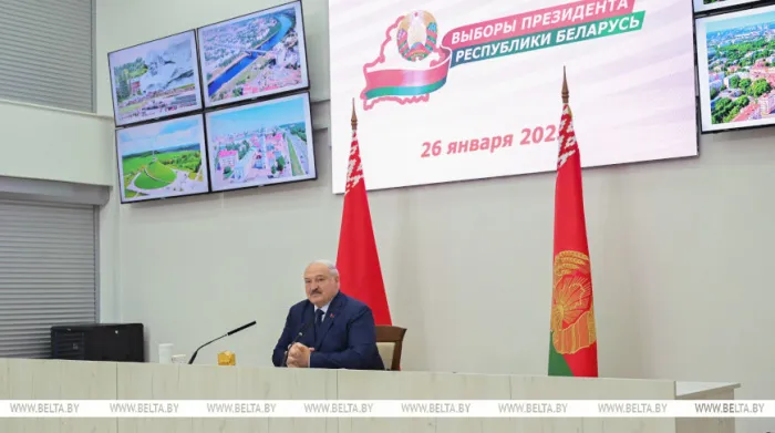Лукашенко: выборы - это серьезная вещь, где нет места для "шоу" и "возни"