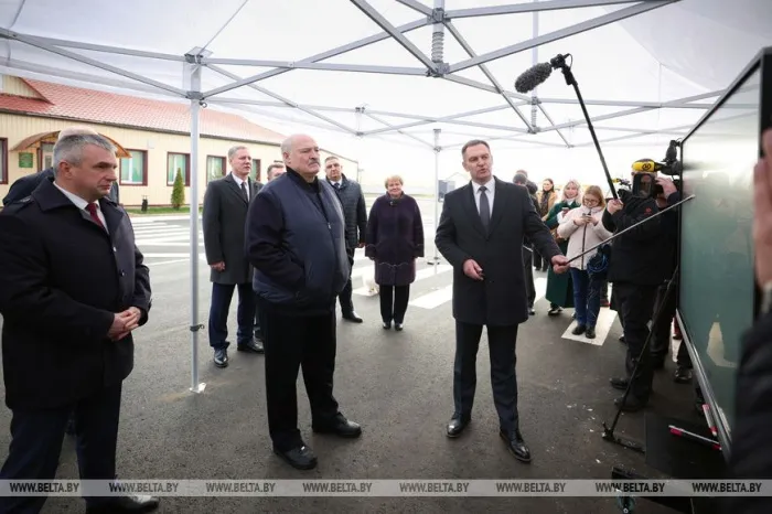 Лукашенко доложили о планах по строительству в Беларуси дорог на ближайшие годы