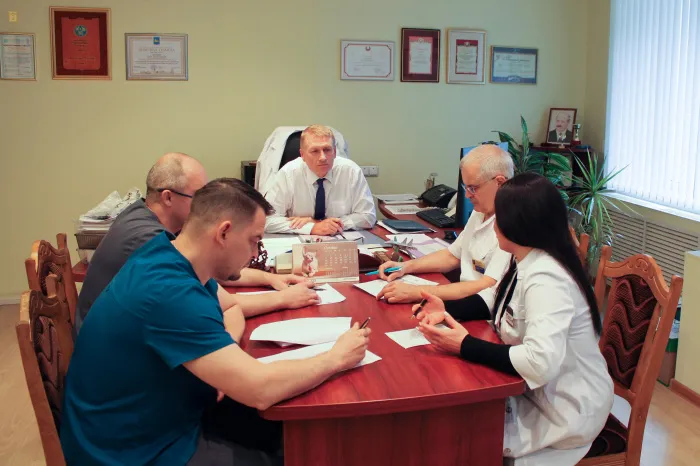 Алег Іванцоў і яго каманда. Як працуе ўнікальная клініка-шпіталь