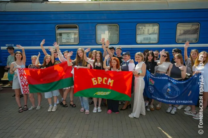 Деньги, опыт и новые знакомства: гомельские студотрядовцы отправились на работу в Краснодарский край России