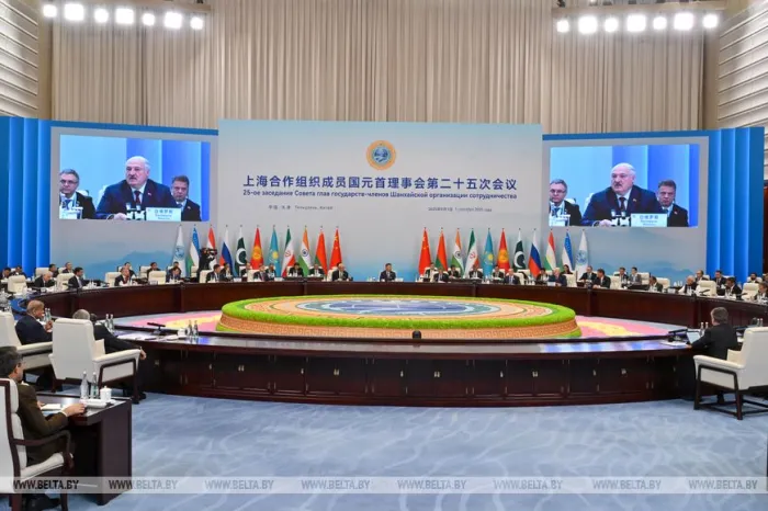 Александр Лукашенко видит потребность в независимом финансовом механизме ШОС