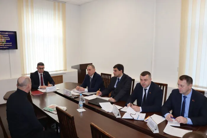 Прием граждан и юридических лиц в Житковичском райисполкоме провел министр юстиции Евгений Коваленко
