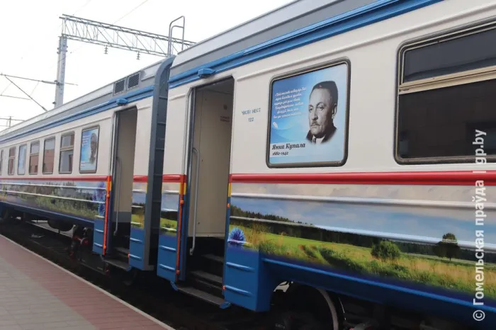 Святочны дызель-цягнік дастаўляе гасцей у Добруш на Дзень беларускага пісьменства