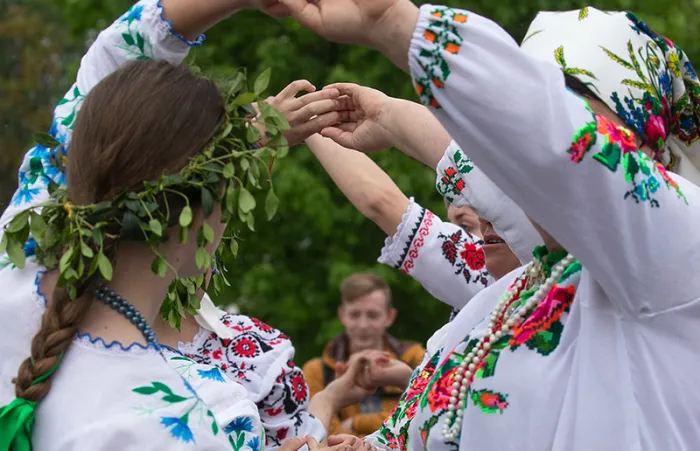 В деревне Погост Житковичского района Юрьев день отмечают хороводами