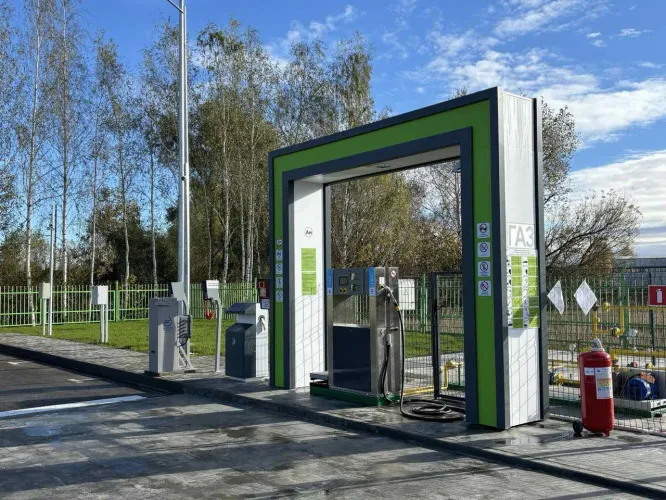 В Буда-Кошелеве открылась АГЗС с функцией самостоятельной заправки