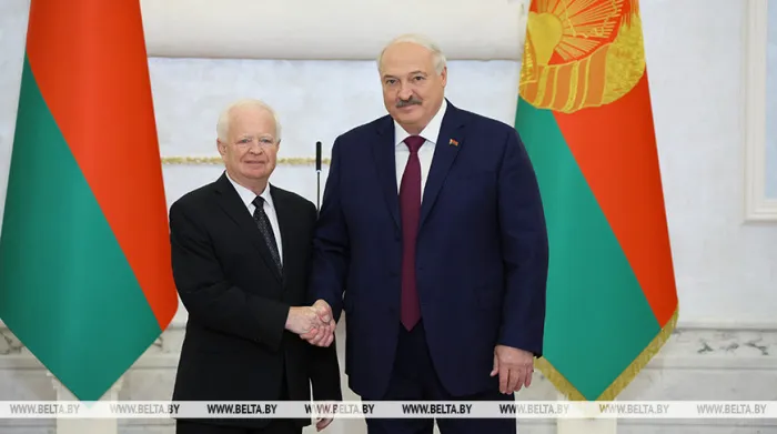 Лукашенко: Братислава мужественно и достойно проводит независимый курс