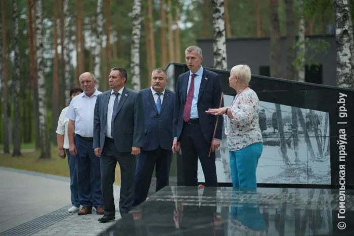 Инвестпроекты и благоустройство. В рамках визита на Гомельщину Дмитрий Крутой посетил объекты спортивно-социальной сферы