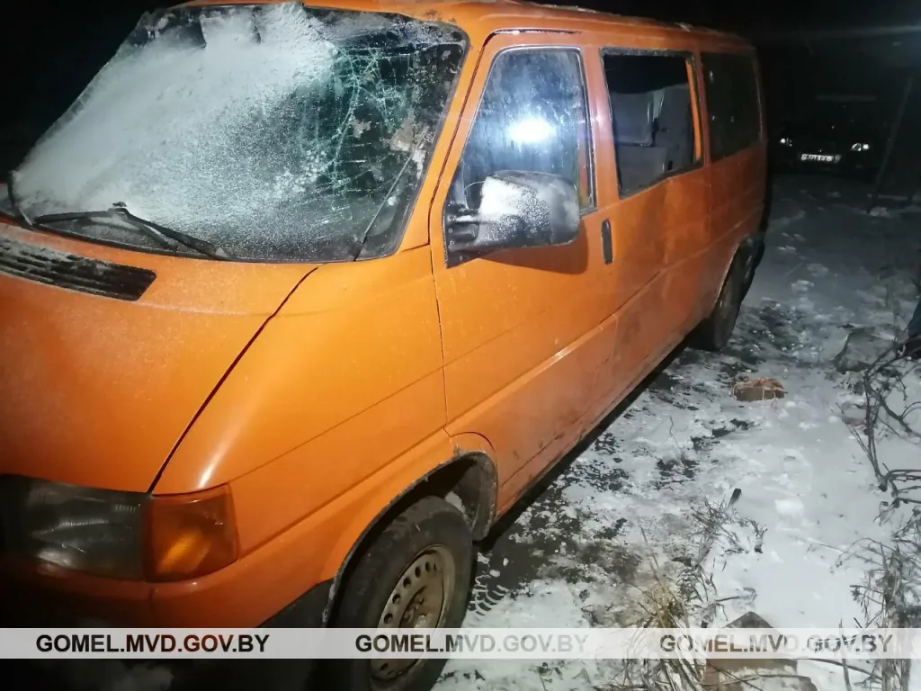 Не справился с управлением и съехал в кювет: в Мозырском районе в ДТП пострадали 2 пассажира