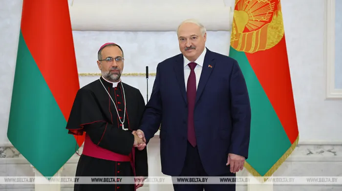 Лукашенко: Беларусь высоко ценит последовательную позицию Ватикана против санкций