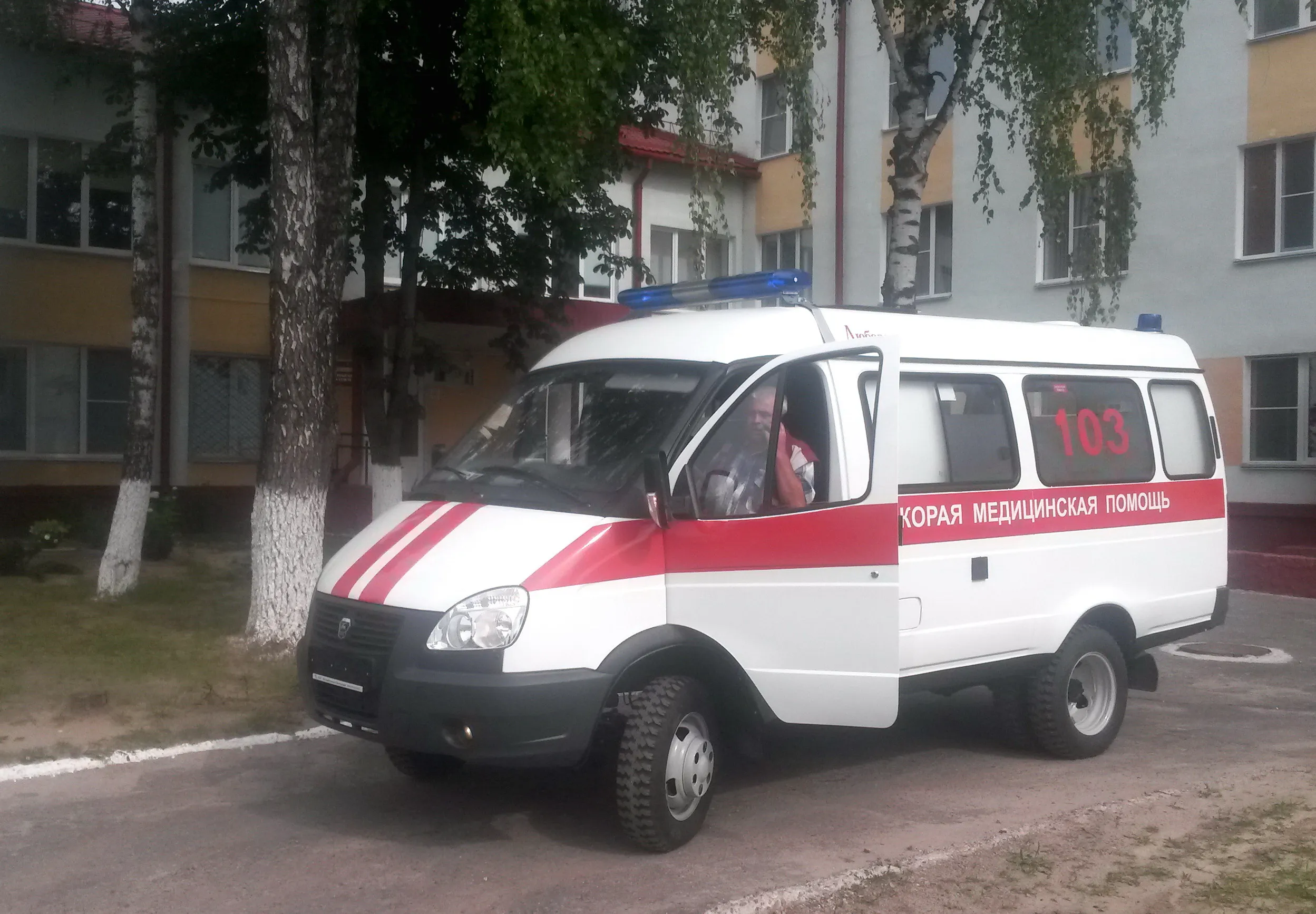 Автопарк Чечерской центральной райбольницы пополнила новая машина скорой помощи