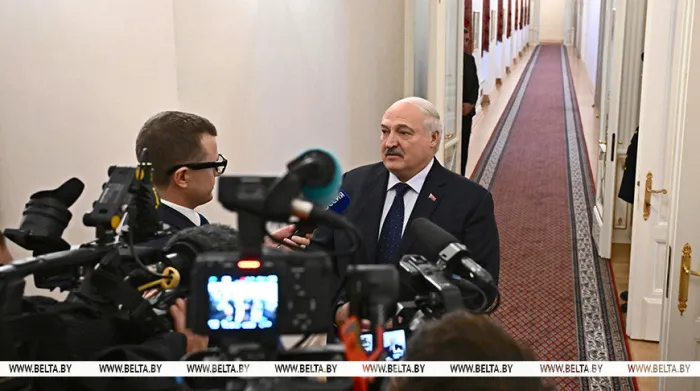 "Ответ прилетит мгновенно". Лукашенко про заявления стран НАТО о готовности сбивать самолеты 