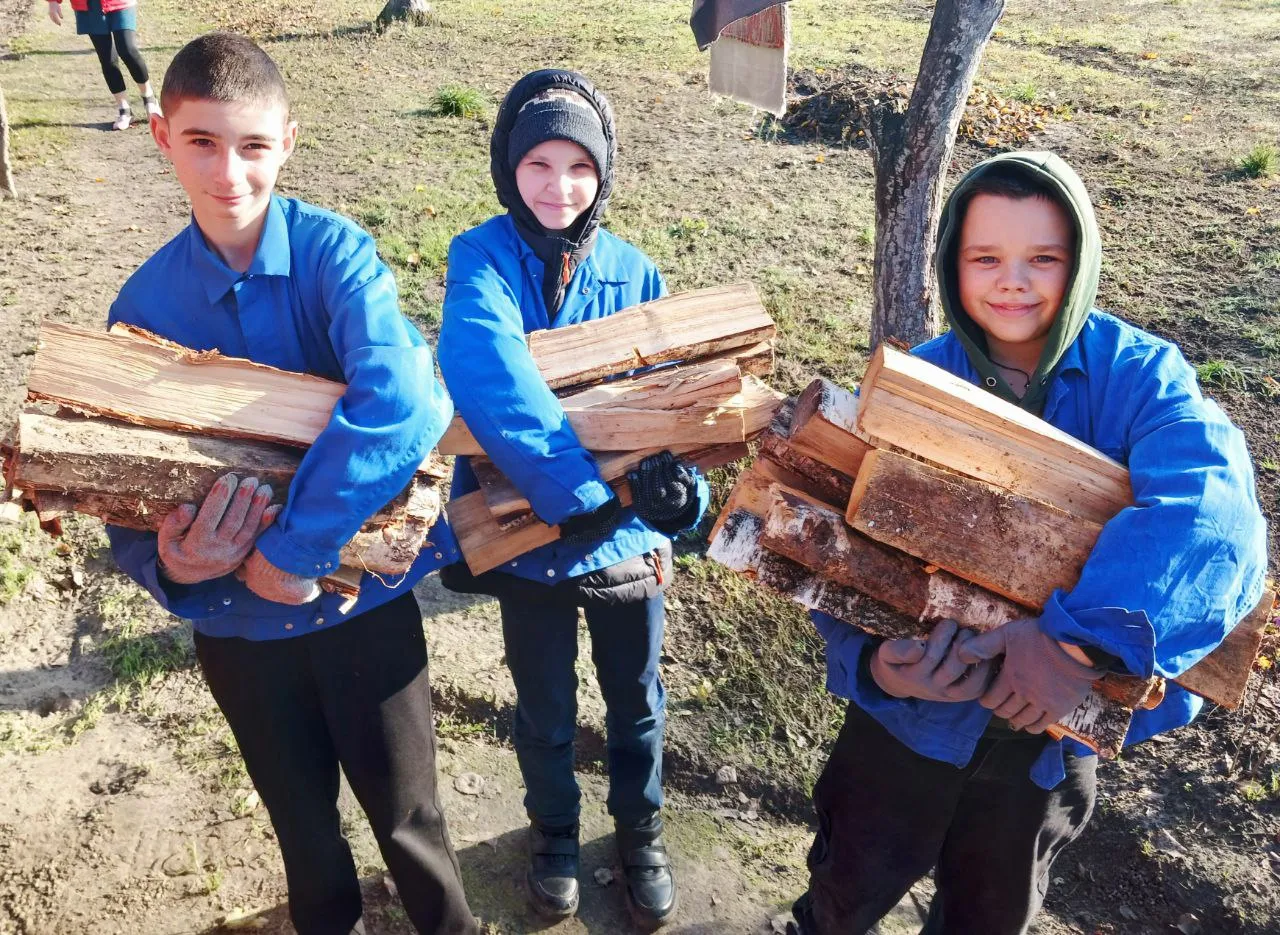 Приучаются к труду, уважают старших: юные житковчане оказали посильную помощь узнице концлагеря