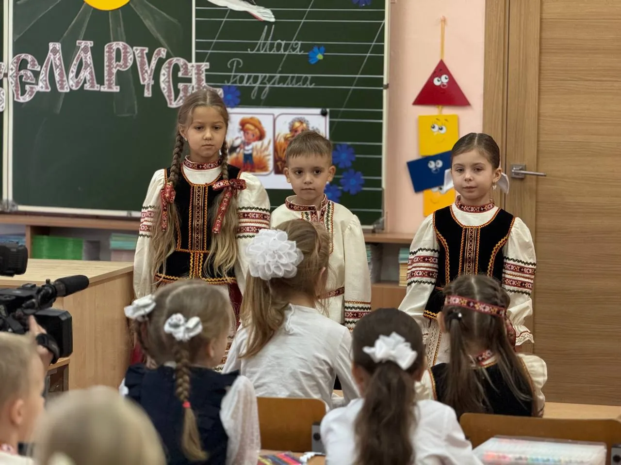 В городе над Сожем прошла акция «Дети рисуют Родину» 