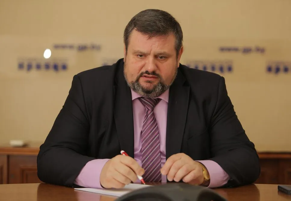  На вопросы читателей ответил председатель Комитета государ­ственного контроля Гомельской области Александр АТРОЩЕНКО