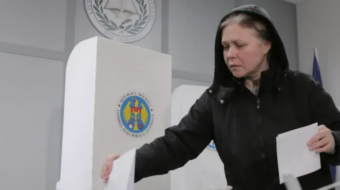 В Молдове более 54% граждан проголосовали против вступления в ЕС, сообщил ЦИК