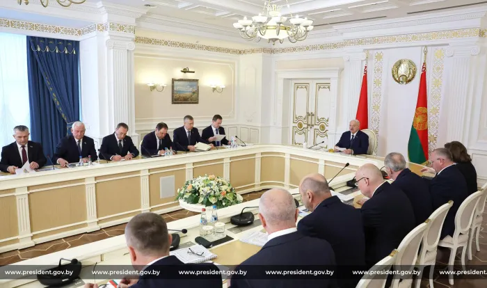 Лукашенко назвал инициативу "Один район - один проект" стратегической задачей в региональном развитии