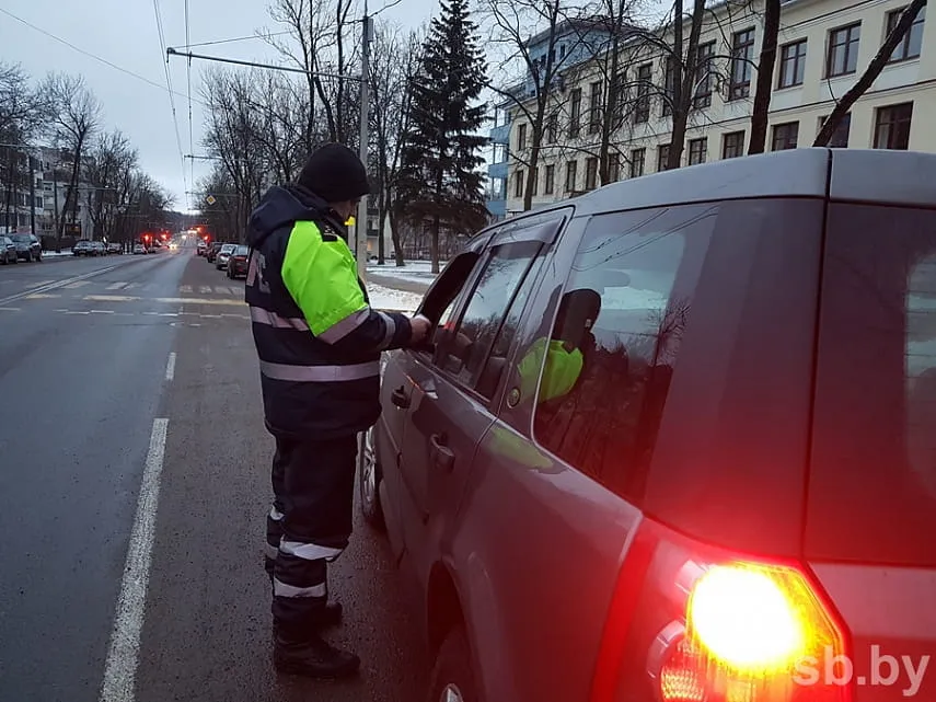 ГАИ призвала водителей проявлять повышенную осторожность из-за погоды