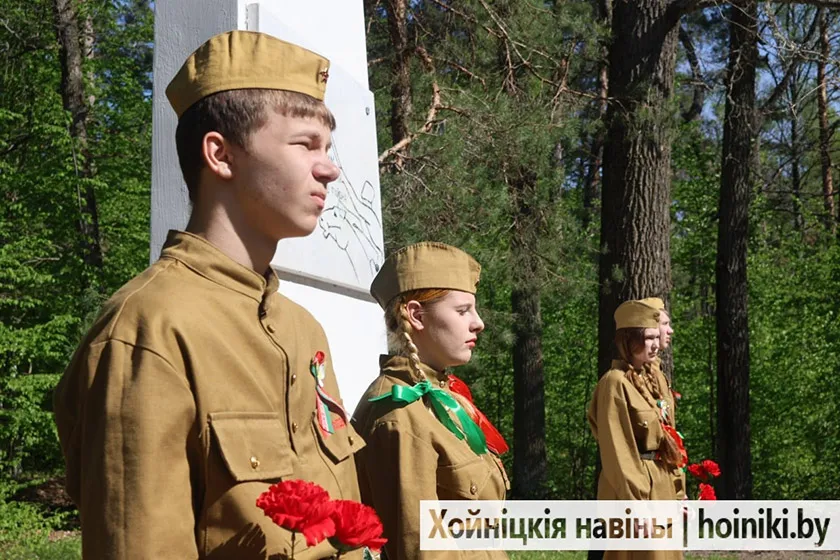 «Мы этой памяти верны!»: На Хойникщине прошел масштабный автопробег ко Дню Победы