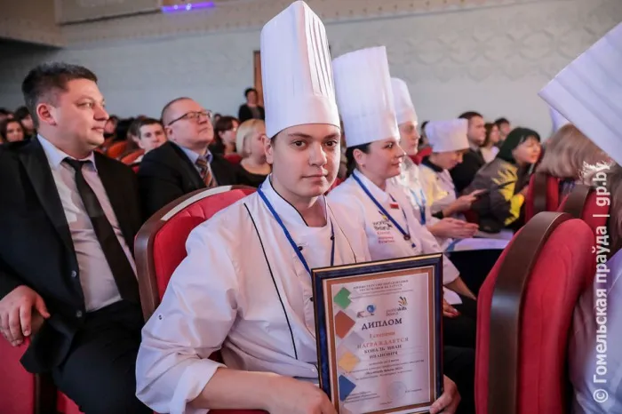 Ммм… Пышные халы, датские слойки и вкуснейший фугас. В Гомельском колледже кулинарии прошел региональный тур чемпионата WorldSkills Belarus