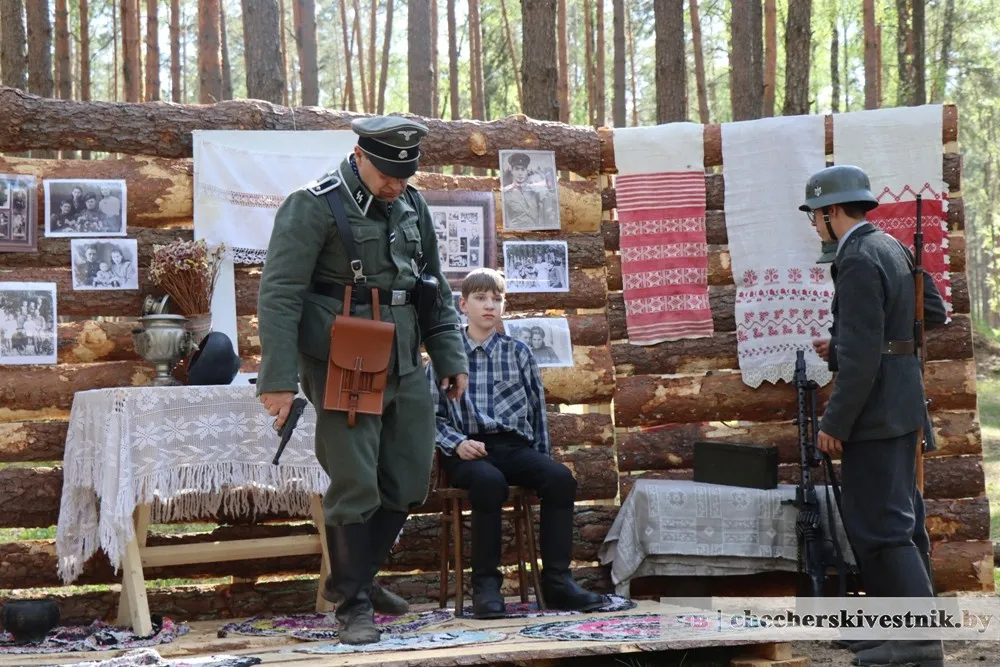 В Чечерске в преддверии Дня Победы провели военно-историческую реконструкцию