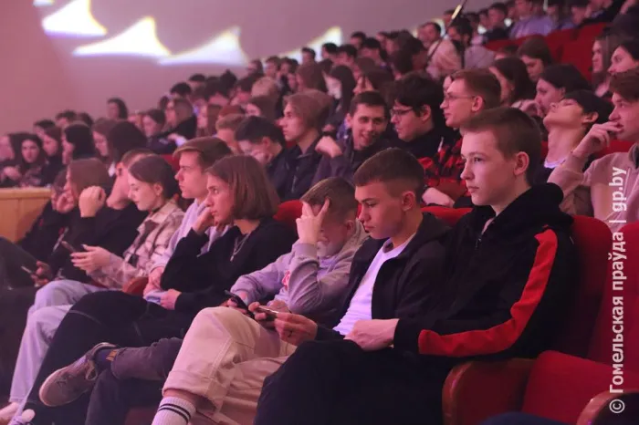 В Гомеле прошел молодежный форум "Мое будущее в моих руках". Его цель — оградить ребят от совершения преступлений 