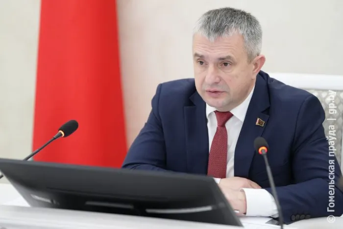 Снег лежит, но сев не ждет. На аппаратном совещании облисполкома обсудили подготовку сельхозтехники к весенним полевым работам