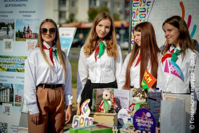 Показали всё, чем гордятся: в Жлобине развернулась масштабная выставка научных и промышленных достижений региона "Беларусь - стратегия будущего" 