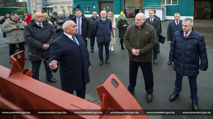 Сельхозмашины на внутренний рынок и экспорт дальней дуги: глава государства настроил местную вертикаль власти на серьезную работу