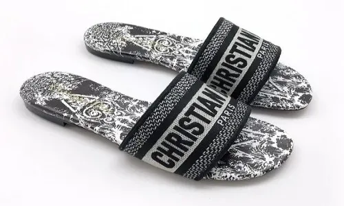 Шлепанцы Christian Dior: воплощение роскоши в каждой детали