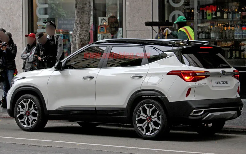 Рассекречена внешность субкомпактного кроссовера Kia — конкурента Hyundai Creta