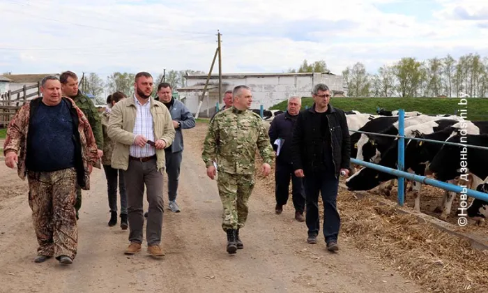 Глава региона Иван Крупко ознакомился с ходом строительства нового животноводческого комплекса в УП «Агро-Коротковичи» Жлобинского района