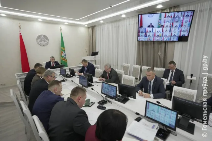 Решения должны носить капитальный характер: вопросы благоустройства территорий и обеспечения хозяйств региона топливом обсудили на аппаратном совещании в облисполкоме