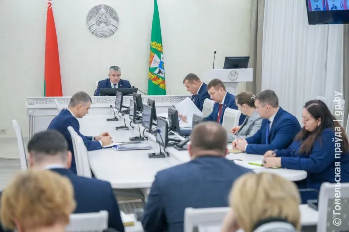 Морозы не повод расслабляться: в облисполкоме обсудили готовность сельхозпредприятий к работе в сложных погодных условиях 