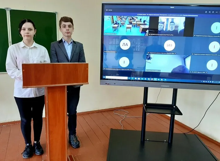 Стартапы лопатинских школьников победили на конкурсе инновационных проектов в Пинске