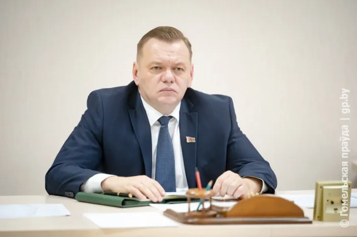 Нужна работа поближе к дому: заместитель председателя облисполкома Дмитрий Алейников провел прием граждан