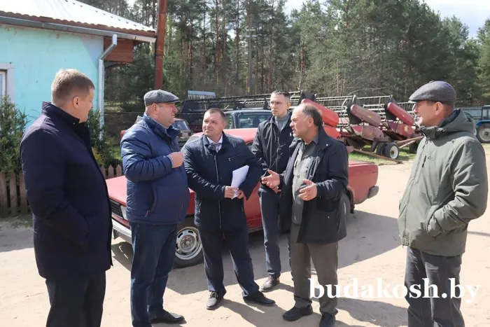 В маршруте – лидеры агропромышленного комплекса. Бизнесмен из Узбекистана изучил опыт Гомельщины по выращиванию картофеля 