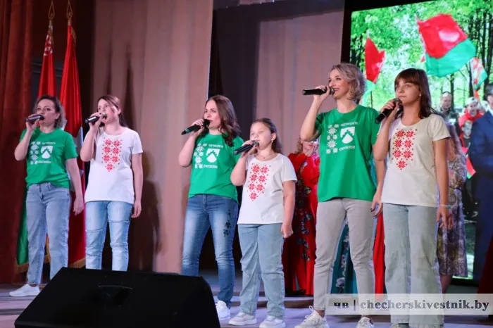 В Чечерске прошла областная патриотическая акция «Я за тебя сердцем, Беларусь»