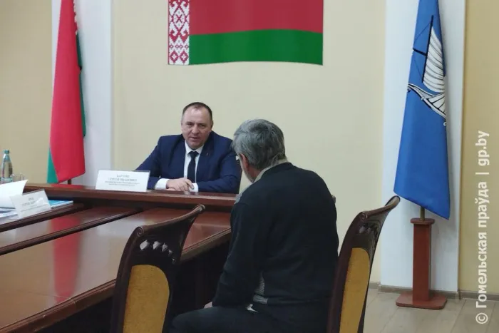 Когда соседи враждуют больше 10 лет... Сергей Бартош провел прием граждан в Жлобине