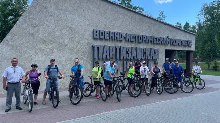Проносим память сквозь года: профсоюзный актив строительных организаций Гомеля организовал велоэкскурсию в честь 80-летия освобождения Беларуси от немецко-фашистских захватчиков