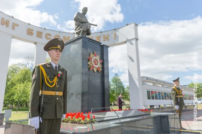 Администрация открытого акционерного общества «Велетин Агро» сердечно поздравляет с 80-летием Великой Победы! 