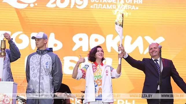 Гимнастка Любовь Черкашина открыла эстафету "Пламя мира" в Минске