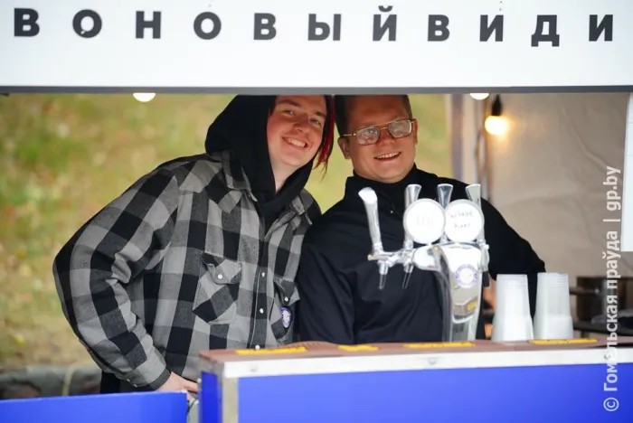 Фестиваль уличной еды прошел у скульптурной композиции «Лодочник» 