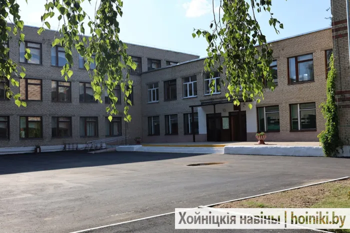 Подарок от «Белоруснефть»: на территории средней школы № 3 города Хойники новый асфальт