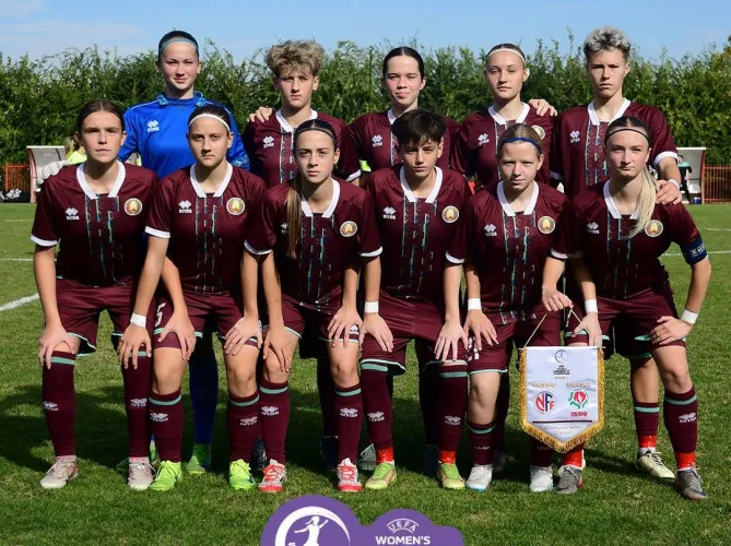 Девичья сборная Беларуси по футболу (WU-17) неудачно стартовали в первом раунде чемпионата Европы