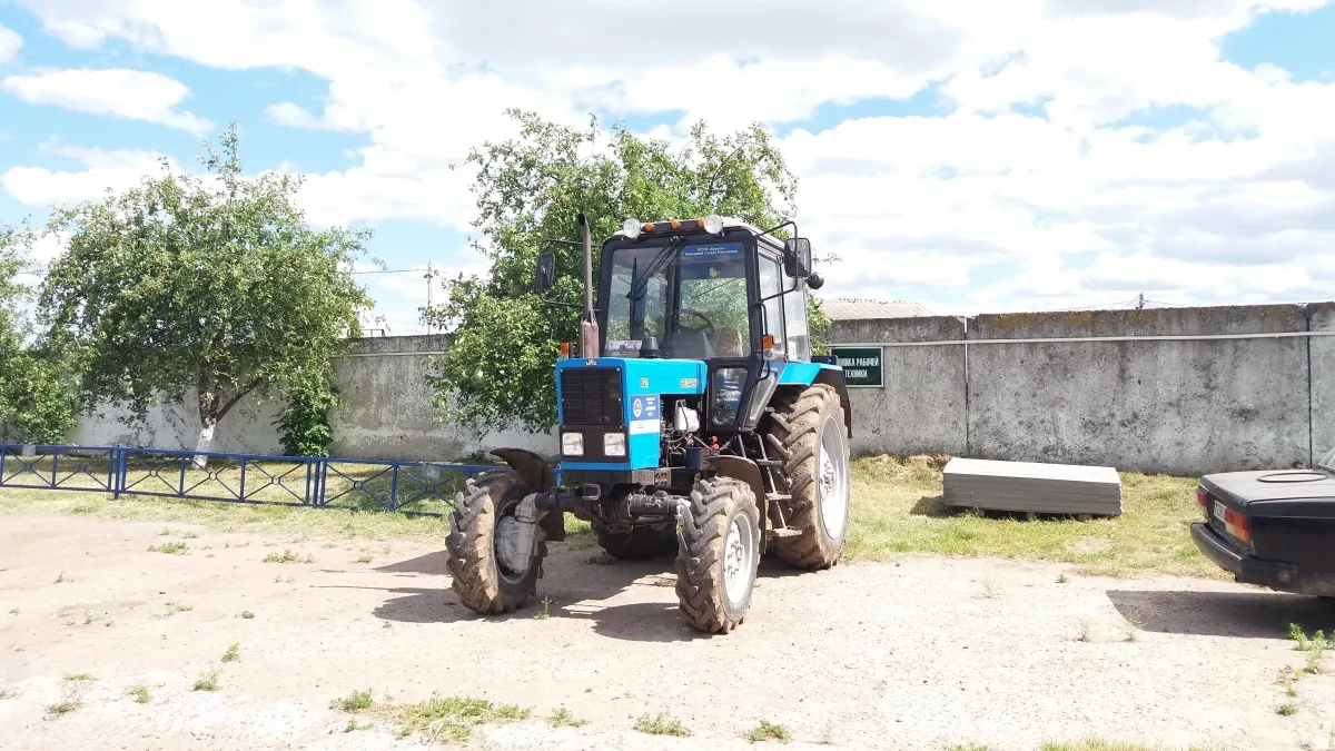 Трактор абсурда: в КСУП "Кривск" сложилась странная ситуация с техникой хозяйства