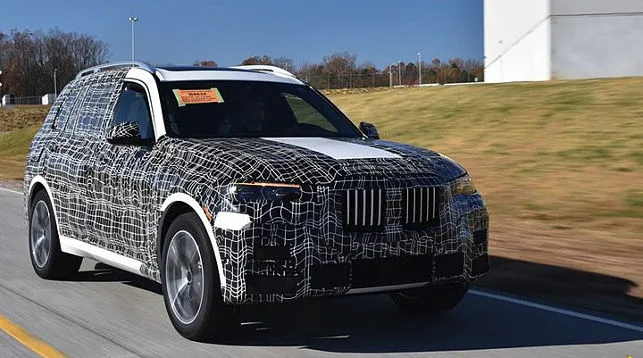 ФОТОФАКТ: В Сети появились секретные изображения BMW X7