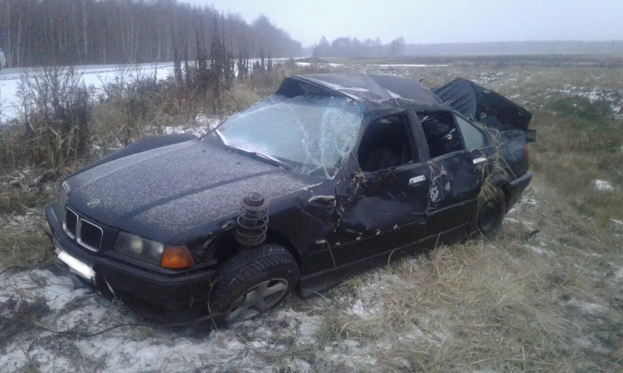 На Гомельщине за выходные три автомобиля вылетело в кювет